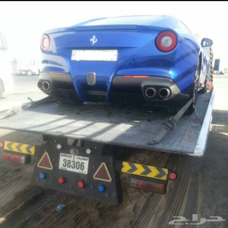 سطحات خاصة هيدروليك للنقل وشحن السيارات من الامارات الى السعودية وبالعكس
