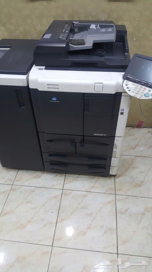 مركز تصوير وطباعة وخدمات طلابية للتقبيل
