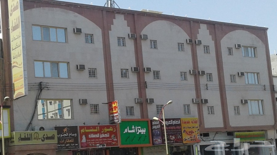 عمارة مكونه من ثلاثه ادوار خميس مشيط .