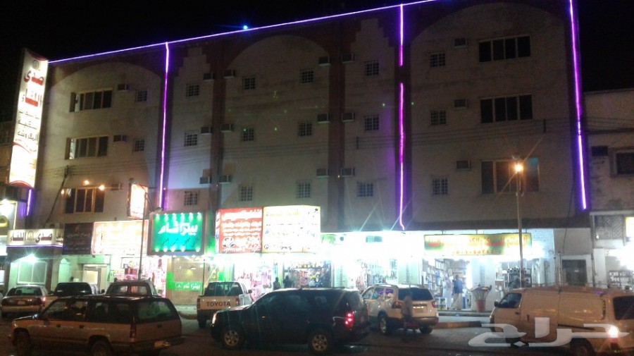 عمارة مكونه من ثلاثه ادوار خميس مشيط .